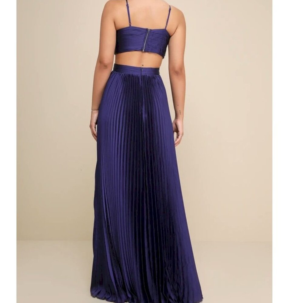 Lulu's Got the Glam Pleated Cutout Maxi Dress Size Large NWOT - Picture 2 of 5